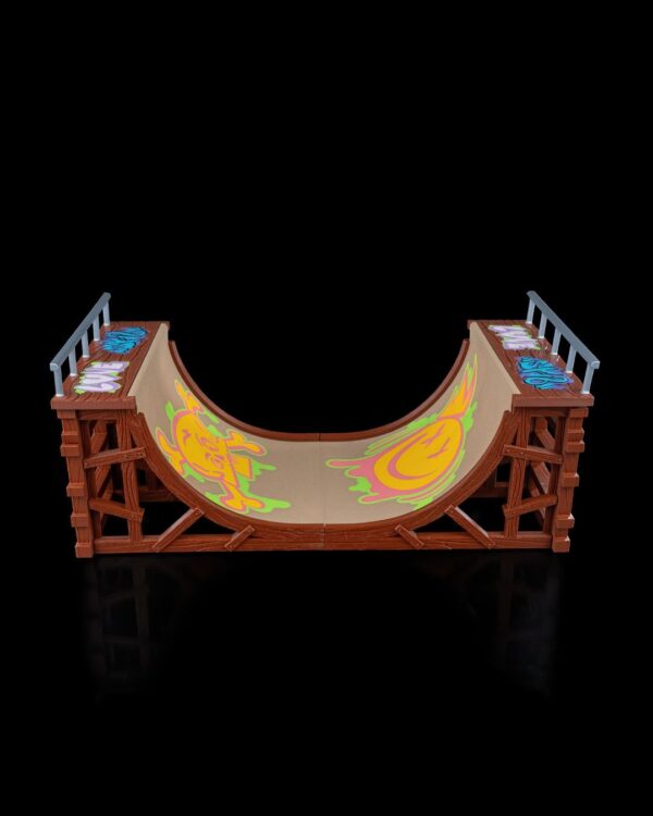 Half-pipe - Mini Skate Park Ramp | 3D Printed Skateboard Toy, Tabletop Game Accessory, Skate Park Decor, Fun Gift for Skaters | Unique Home Decor